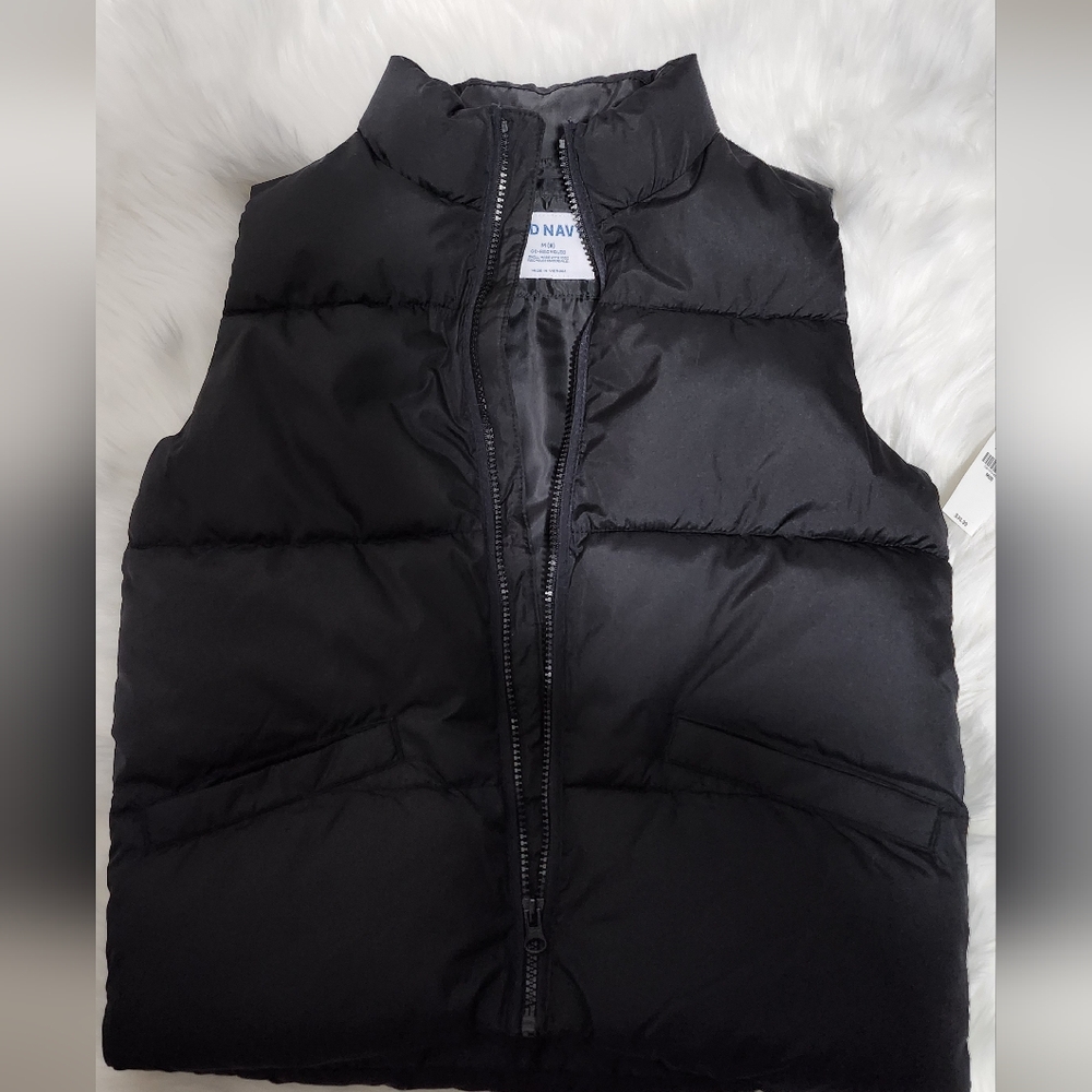 Old Navy Boy Black Puffer Vest Size 8 medium